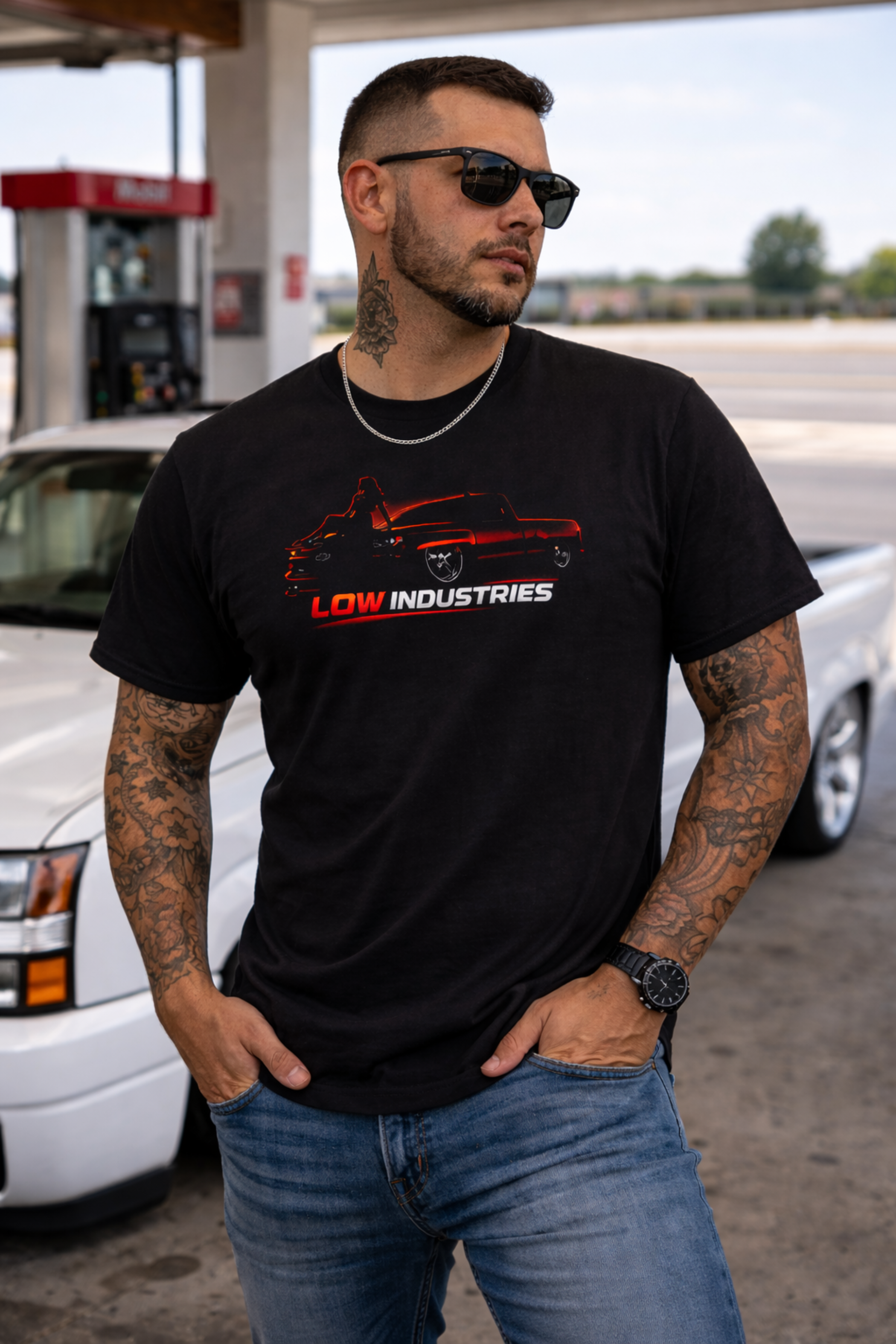 STAY LOW LOOK SHARP TEE